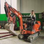 Autofficina Delmar - Val di Non - Riparazione Mezzi Agricoli - Modella Autofficina Delmar - Val di Non - Riparazione Mezzi Agricoli - Modella